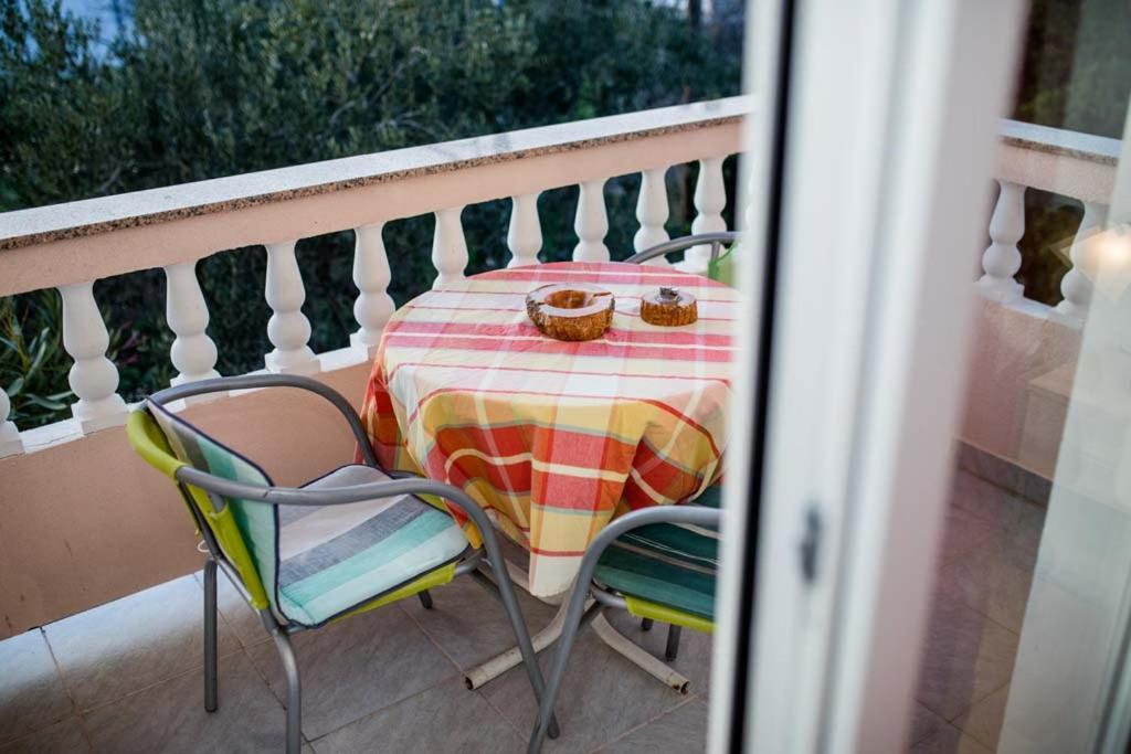Apartmani Luka Banjol Exterior photo