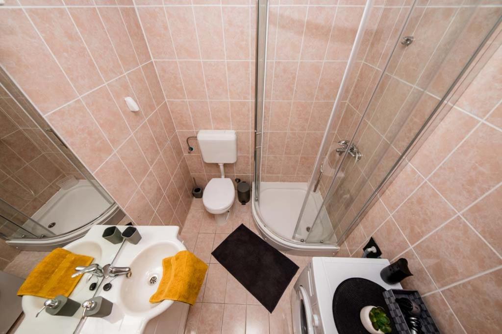 Apartmani Luka Banjol Exterior photo