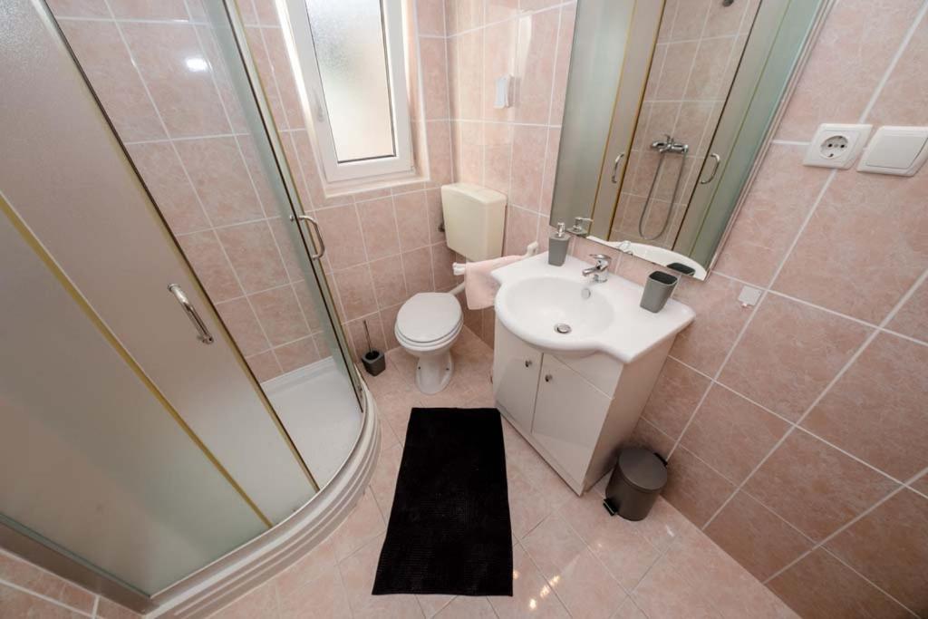 Apartmani Luka Banjol Exterior photo