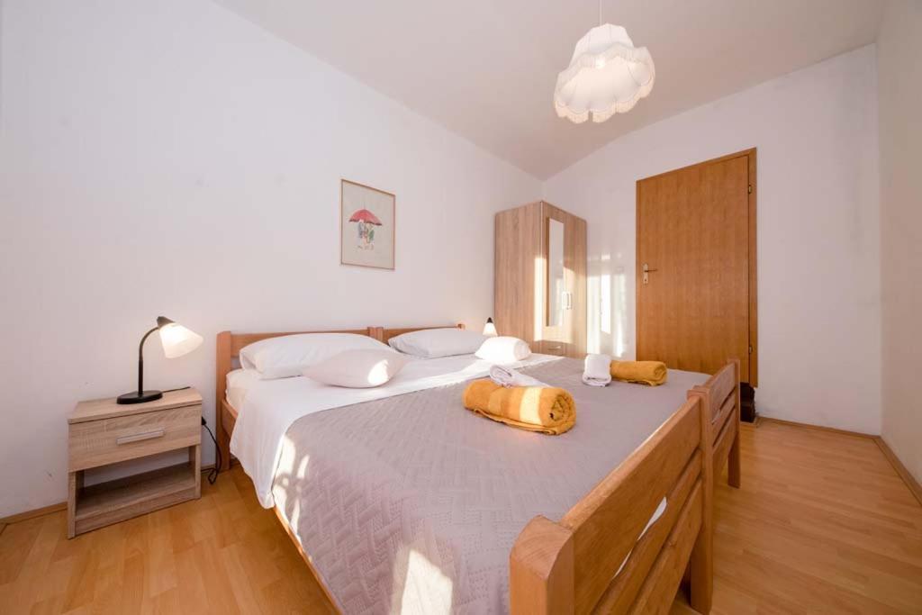 Apartmani Luka Banjol Exterior photo